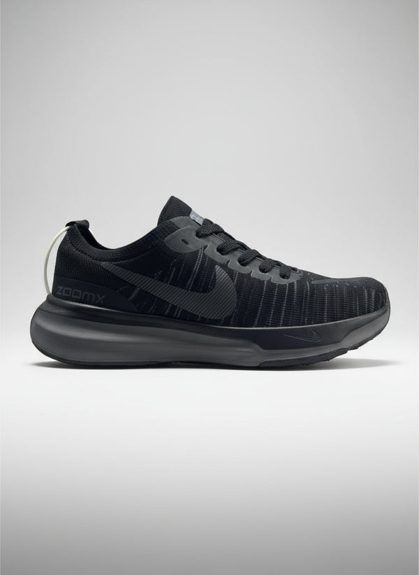 NIKE ZOOMX INVINCIBLE (BLACK)
